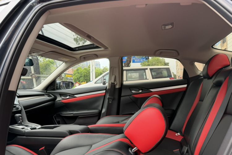 Used Honda Civic 2019 220TURBO CVT Dynamic Edition China VI Emission Standard Headliner