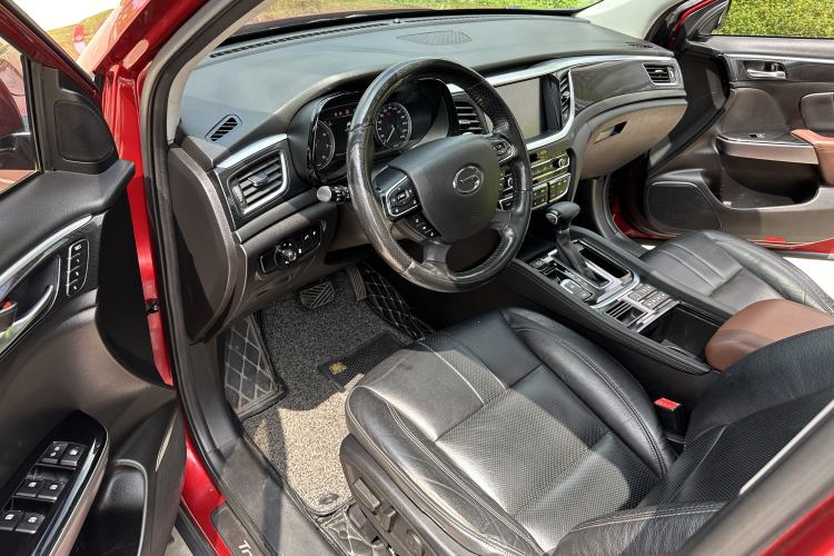 Used GAC Trumpchi GS7 2017 320T Two-Wheel-Drive Luxury Smart Connectivity Model Interior 7