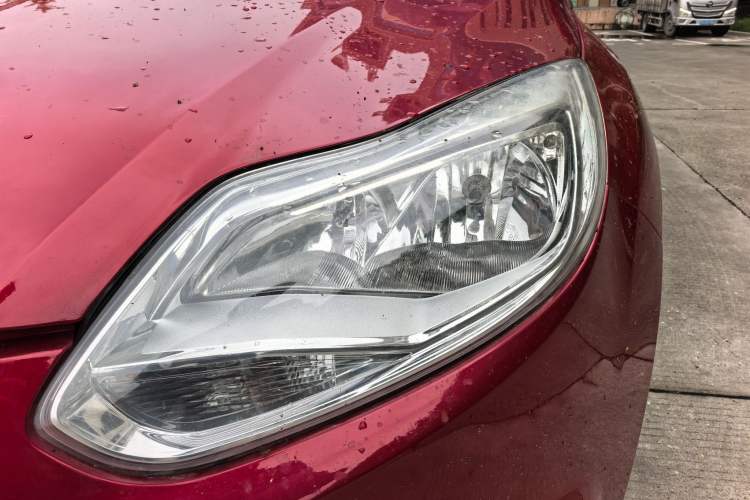 Used Ford Focus 2012 Sedan 1.6L Automatic Fashion Edition Left Front Headlight