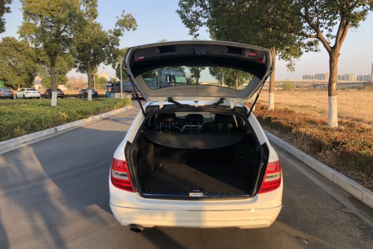 Used Mercedes-Benz C-Class 2011 C 200 Fashion Travel Edition