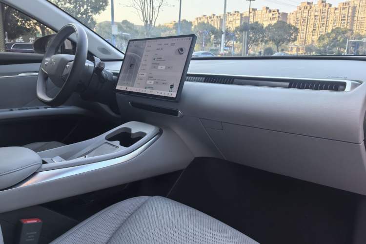 Used XPeng MONA M03 2024 620 with Ultra-Long Range
