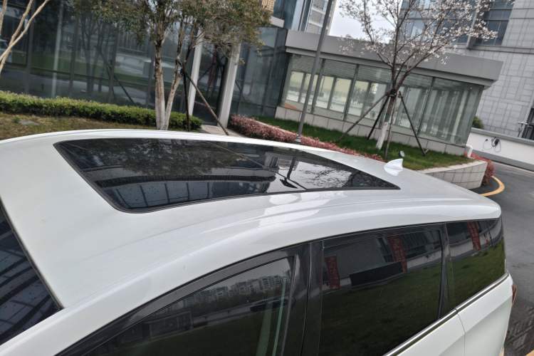 Used Buick GL6 2019 18T 6-Seater Connected Luxury Version China VI Standard Roof