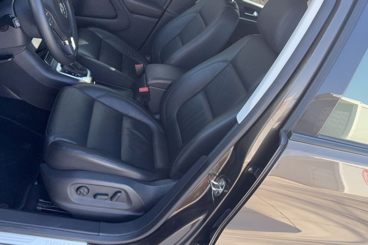 Used Volkswagen Tiguan L 2015 1.8TSI Automatic Two-Wheel Drive Comfort Edition
