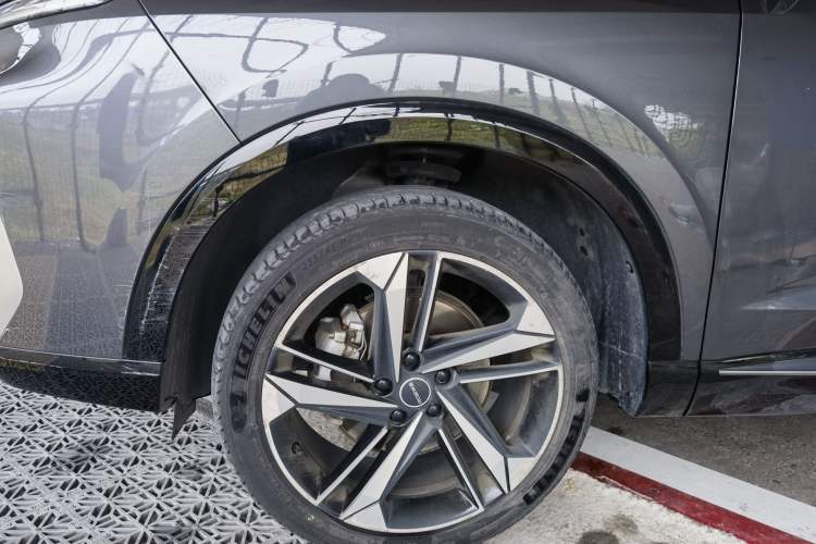 Used Roewe RX5 MAX 2022 2.0T Automatic Zhiwei Zunrong Edition Exterior 7