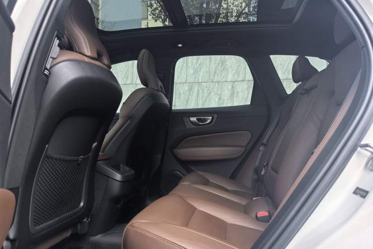 Used Volvo XC60 2023 B5 4x4 Smart Luxury Edition
