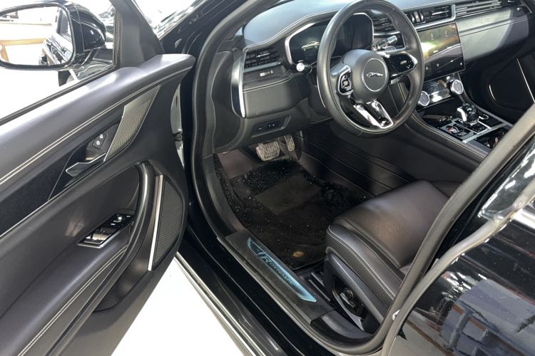 Used Jaguar XFL 2022 XFL 2.0T P250 Two-Wheel-Drive Elite Sport Edition Interior 6