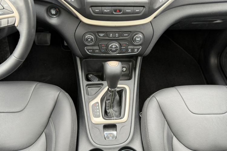 Used Jeep Cherokee 2016 2.4L Leading Edition
