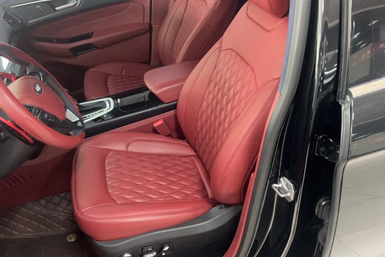 Used Ford Edge 2018 EcoBoost 245 Two-Wheel-Drive Platinum Edition 5 Seats
