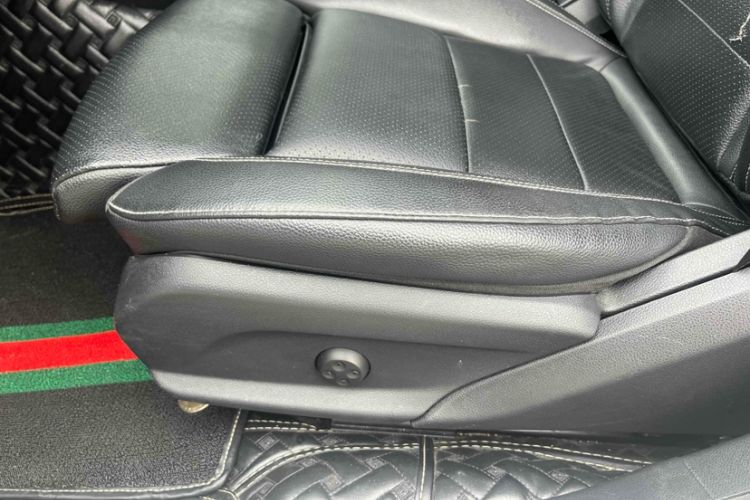 Used Mercedes-Benz E-Class 2018 E 200 L Sport Edition Left Front Seat