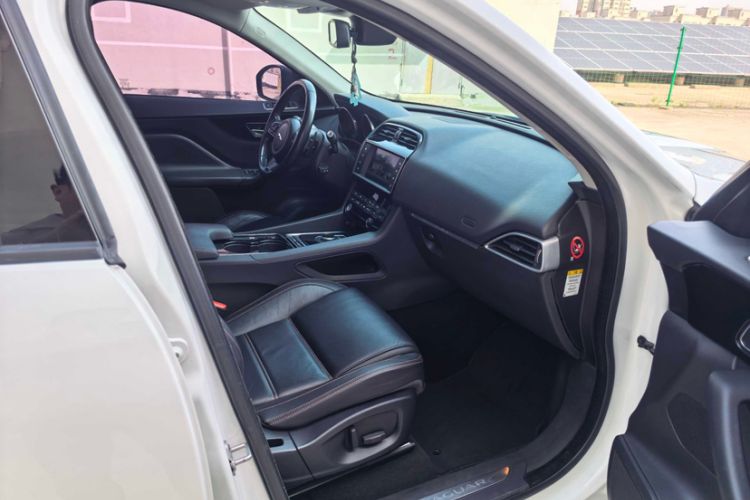 Used Jaguar F-PACE 2016 2.0T Two-Wheel Drive Urban Luxury Edition