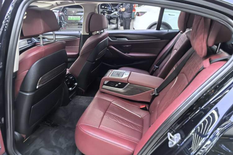 Used BMW 5 Series 2022 Second Facelift 530Li Luxury Edition Premium Package
