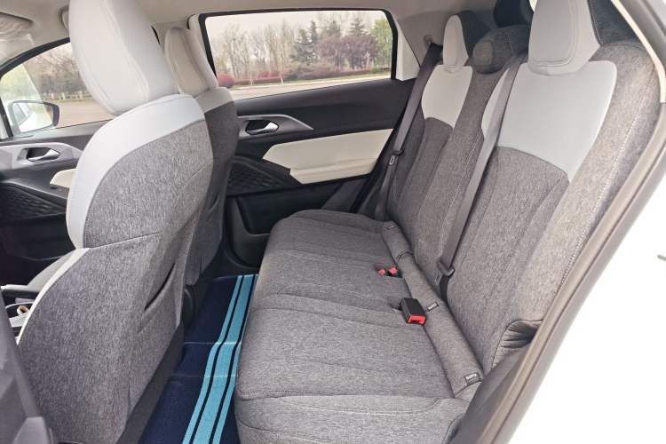 Used Geometry E Firefly 2024 301km Flowing Light
