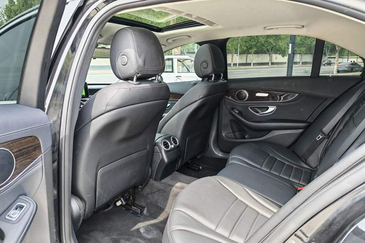 Used Mercedes-Benz C-Class 2018 C 180 L Fashion Model Interior 5