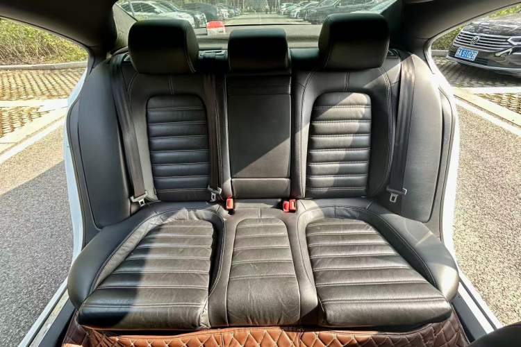 Used Volkswagen FAW-Volkswagen CC 2016 1.8TSI Prestige Model Interior 2