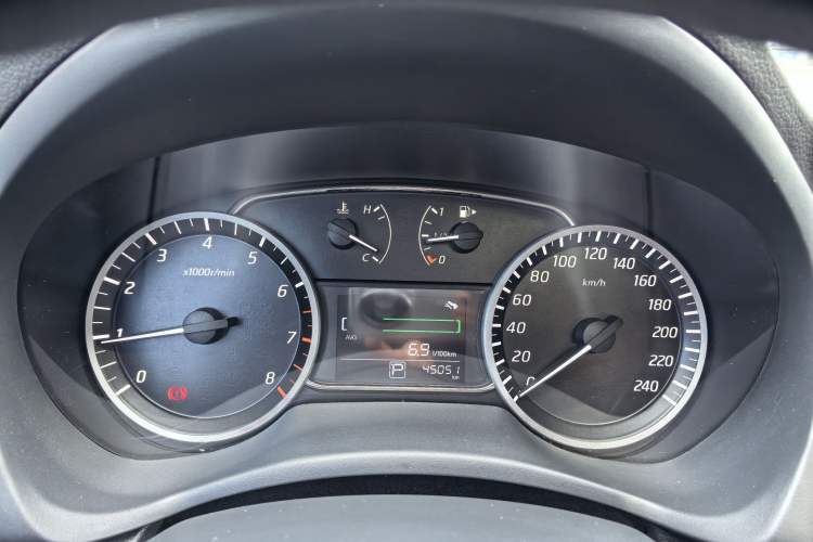 Used Nissan Sylphy 2024 Classic 1.6XL CVT Luxury Edition Odometer Close Up