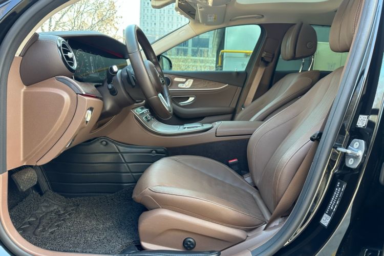 Used Mercedes-Benz E-Class 2018 Facelift E 300 L Luxury Edition Interior 6