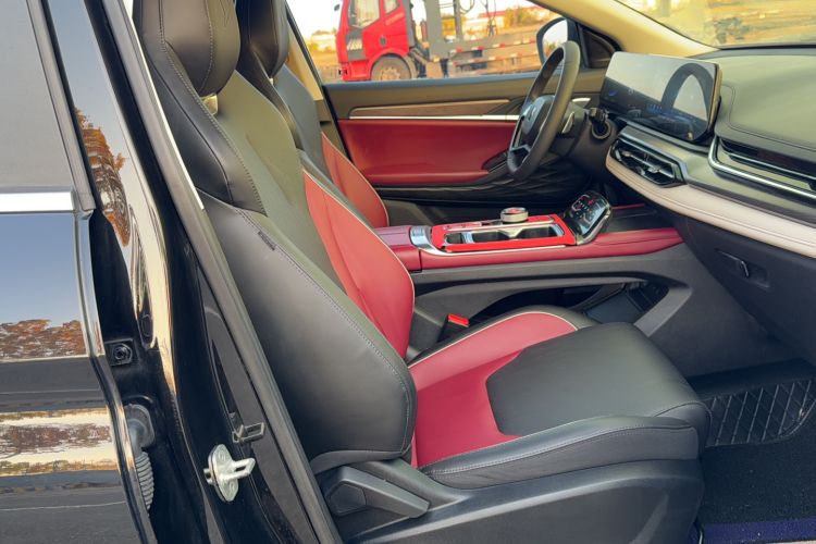 Used SOL QX 2021 300T DCT Prestige Smart Connectivity Version
