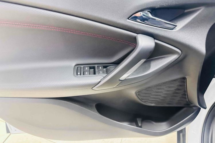 Used Chevrolet Trax 2021 Redline 335T CVT Top-Tier Model China VI Standard