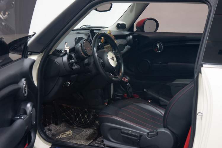 Used MINI 2014 1.5T COOPER Fun
