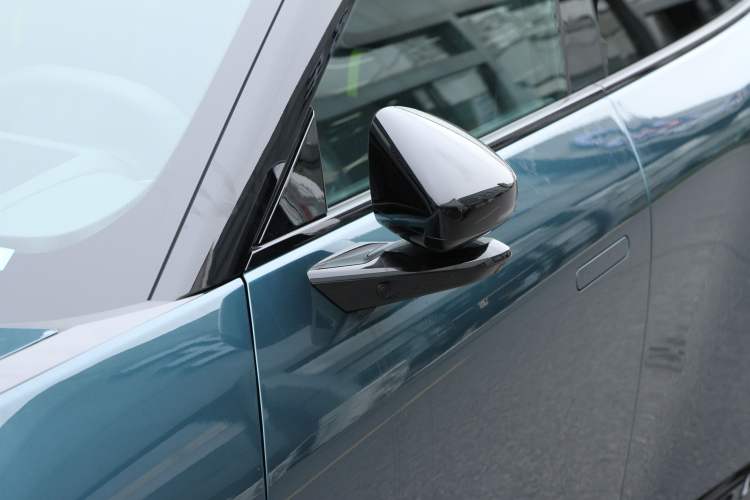 Used XPeng P7 2025 Model—750 All-Wheel-Drive High-Performance Ultra