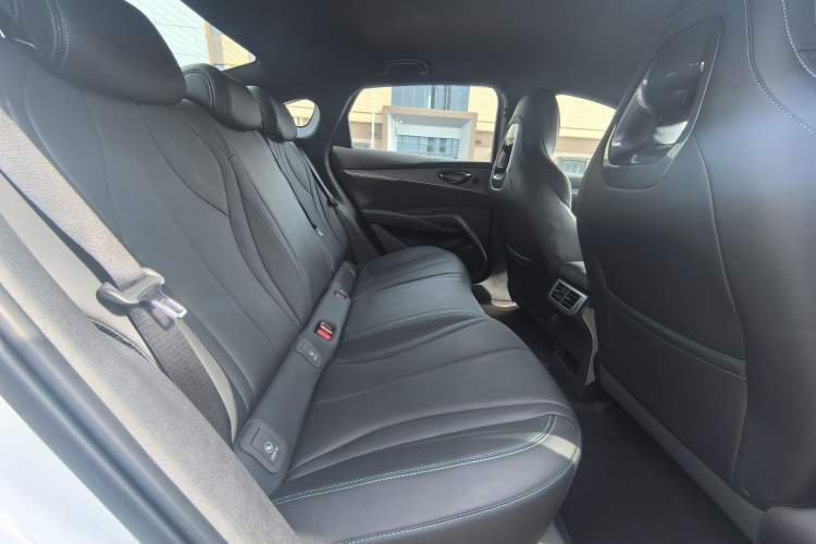 Used BYD Seal 06 New Energy 2024 DM-i 80KM Prestige Model Headliner