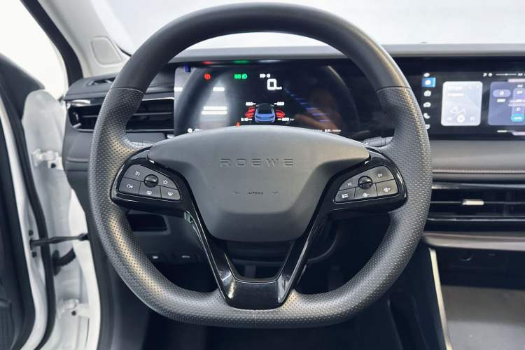 Used Roewe i5 2023 1.5L Manual Comfort Edition