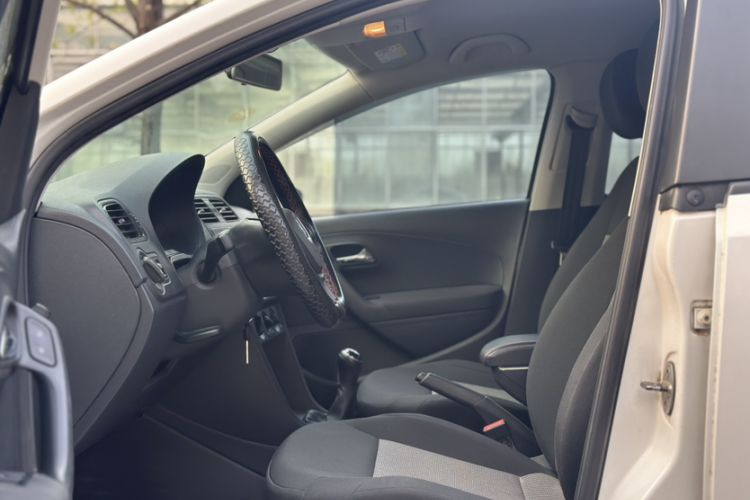 Used Volkswagen Polo 2016 1.4L Manual Fashion Model