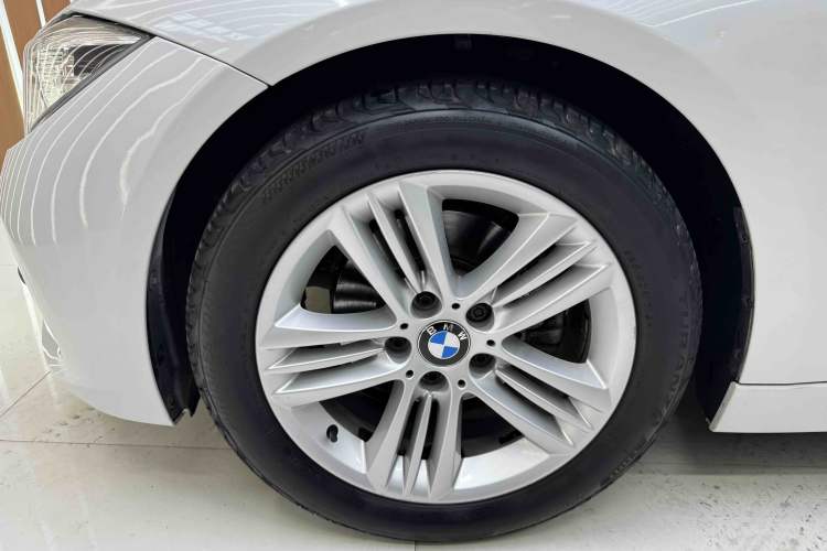 Used BMW 3 Series 2016 320i Fashion Model Exterior 7