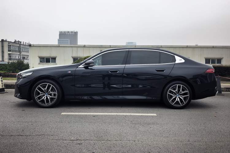 Used BMW i5 2024 eDrive 35L M Sport Package
