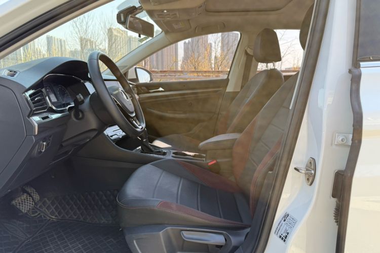 Used Volkswagen Bora 2021 1.5L Automatic Elite Smart Connect Edition Interior 2