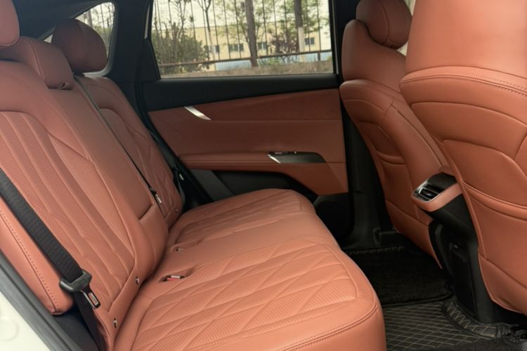 Used CHANGAN CS75 PLUS 2025 4th Generation UItra 2.0T New Blue Whale – Smart & Powerful Version Interior 4