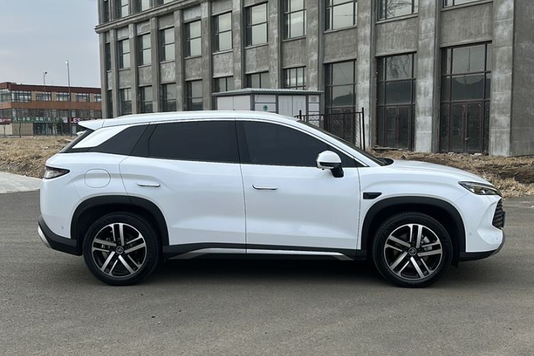 Used BYD Song L DM-i 2025 Intelligent Driving Version 112 km Beyond-Range Type Exterior 2