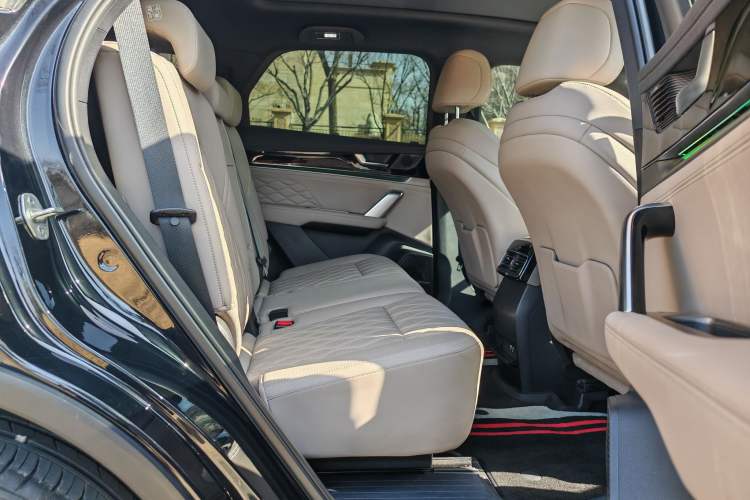 Used BYD Tang New Energy 2024 DM-i Glory Edition 112KM Prestige Model