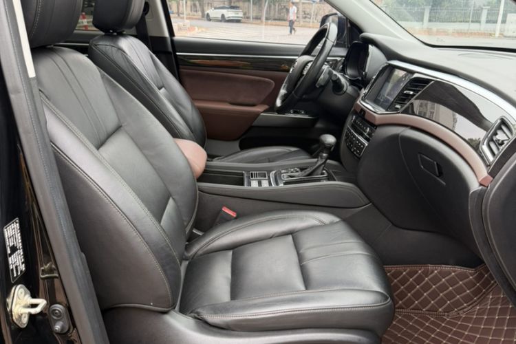 Used GAC Trumpchi GS8 2017 320T Two-Wheel Drive Luxury Smart Connectivity Version (7 Seats) Interior 8