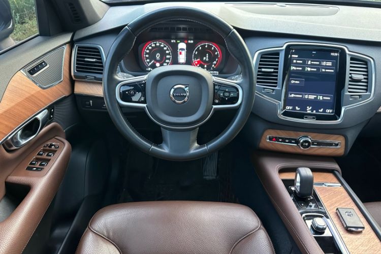 Used Volvo XC90 2022 B5 Smart Drive Luxury Edition 5 Seats
