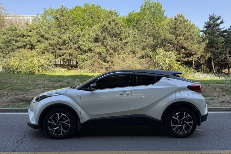 Used Toyota C-HR 2020 2.0L Leading Edition Exterior 3