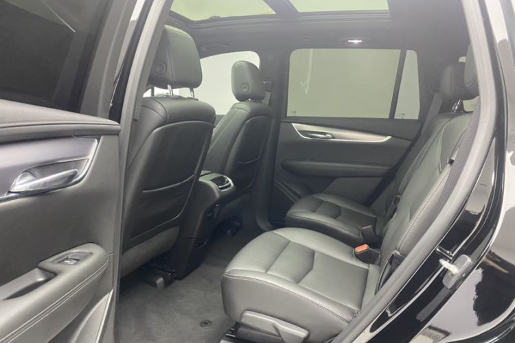 Used Cadillac XT6 2022 2.0T Six-Seater Four-Wheel-Drive Luxury Version Interior 3