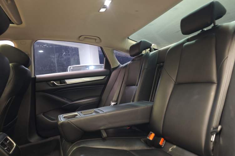 Used Honda Accord 2018 260TURBO Luxury Edition China VI Interior 7