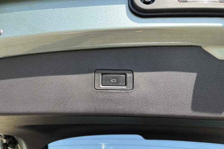 Used EXEED Lingyun 2024 300T Two-Wheel Drive Starlight Edition
