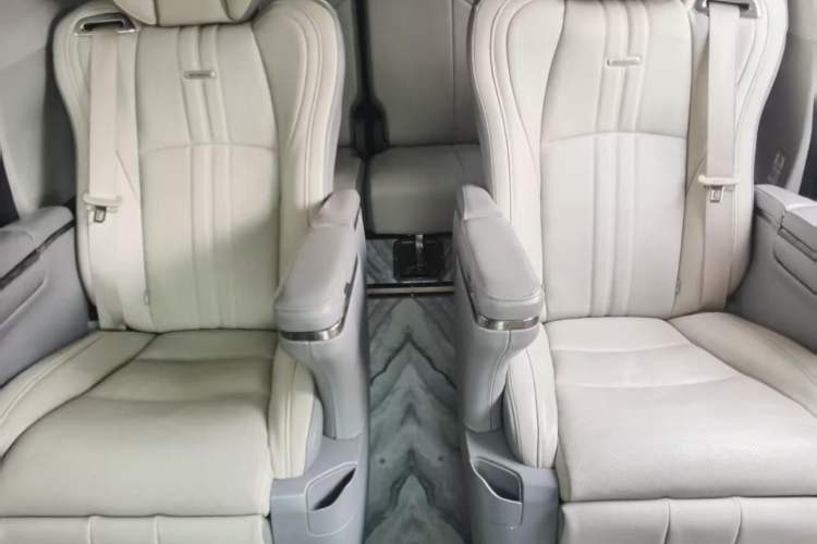 Used Toyota SIENNA 2021 2.5L Hybrid Comfort Edition Interior 9