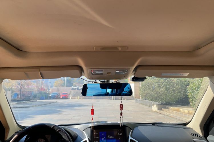 Used Dongfeng Aeolus AX7 2015 2.0L Manual Zhiyi Trim
