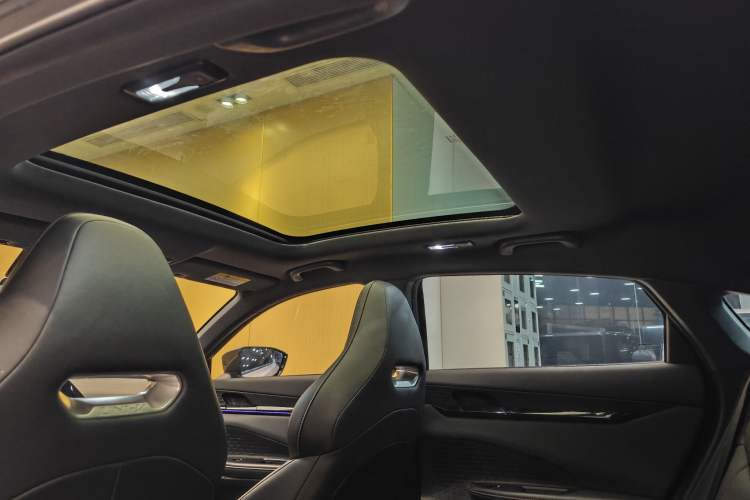 Used Changan UNI-V 2024 1.5T Prestige Edition