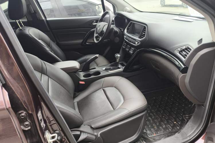 Used GAC Trumpchi GS4 2015 200T G-DCT Luxury Edition Interior 8