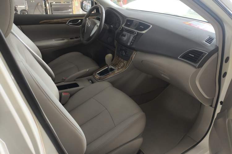 Used Nissan Sylphy 2014 1.6XV CVT Deluxe Edition Interior 9