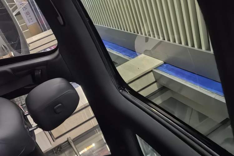 Used Mercedes-Benz GLB 2020 GLB 200 Dynamic Edition Headliner