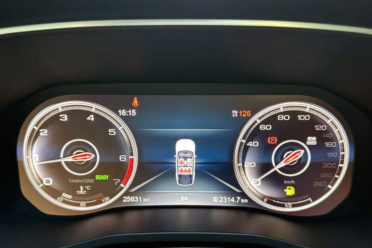 Used Hongqi HS7 2022 2.0T DCT Two-Wheel Drive Smart Connect Flagship Edition Five Seats Odometer Close Up