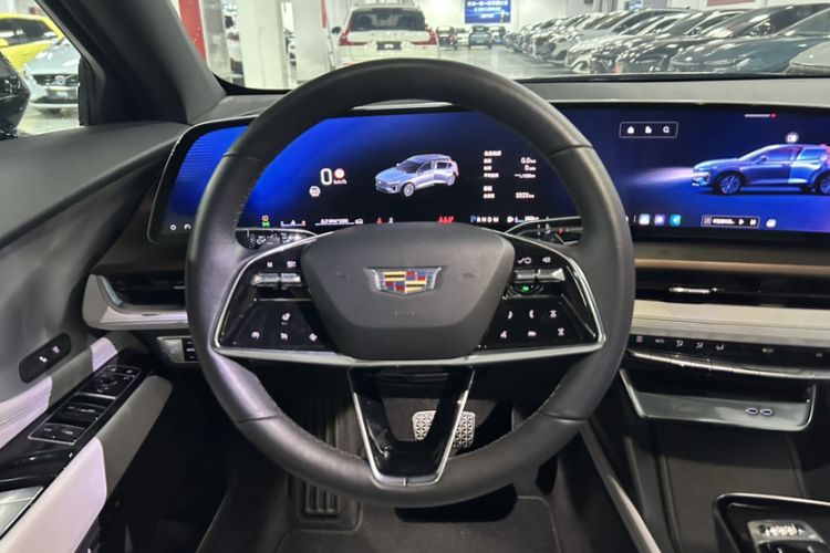 Used Cadillac GT4 2023 25T Luxury Model
