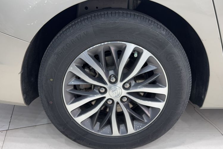 Used Buick GL8 2022 ES Landtrek 653T Luxury Edition