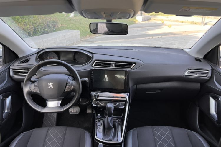 Used Peugeot 308 2016 1.6L Automatic Luxury Edition
