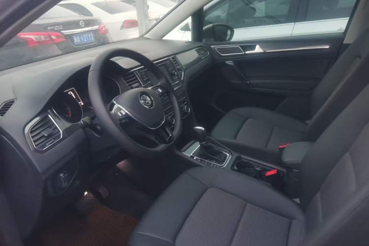 Used Volkswagen Golf Sportsvan 2018 230TSI Automatic Trend Edition